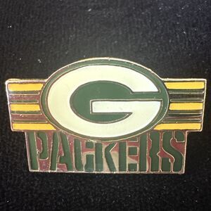 Green Bay Packers 1993 Peter David GB Logo Vintage Collector Enamel Lapel Pin